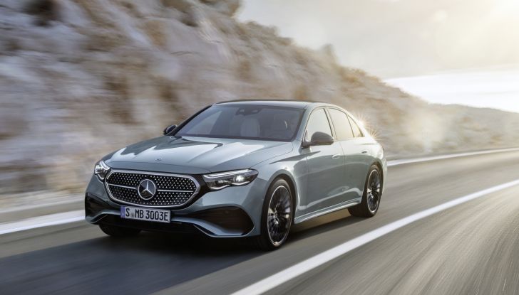 Mercedes Classe E 2024: caratteristiche e motori della nuova generazione - Foto 60 di 124