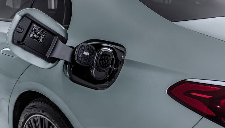 Mercedes Classe E 2024: caratteristiche e motori della nuova generazione - Foto 75 di 124
