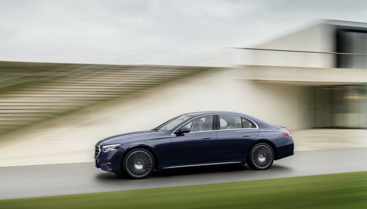 Mercedes Classe E 2024: caratteristiche e motori della nuova generazione - Foto 9 di 124