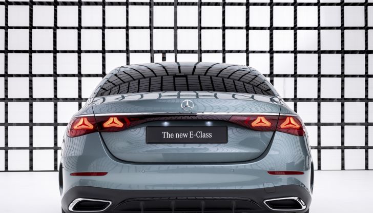Mercedes Classe E 2024: caratteristiche e motori della nuova generazione - Foto 95 di 124