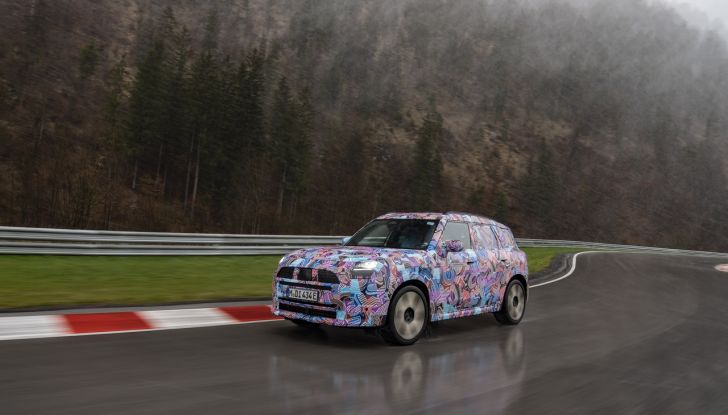 Mini Countryman 2024: prime immagini ufficiali della nuova generazione - Foto 10 di 37