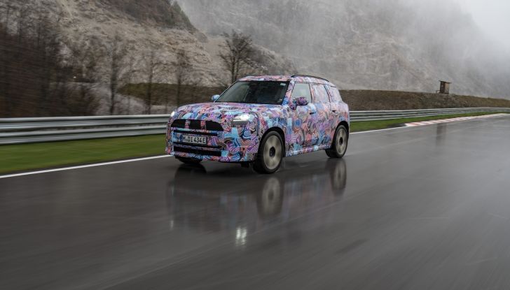 Mini Countryman 2024: prime immagini ufficiali della nuova generazione - Foto 13 di 37