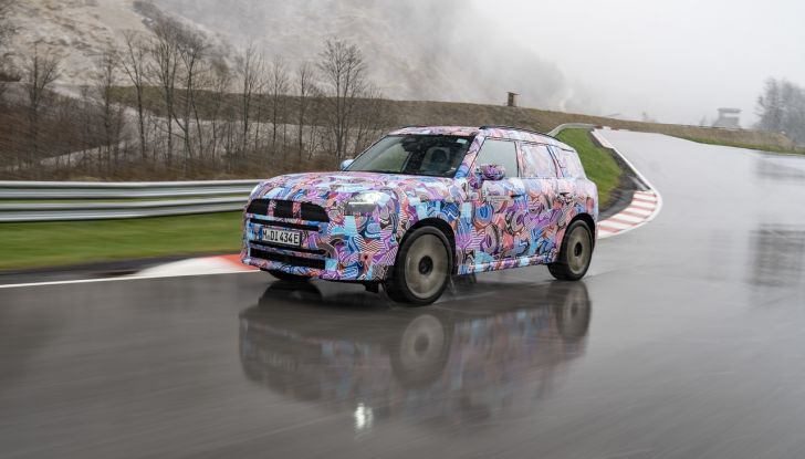 Mini Countryman 2024: prime immagini ufficiali della nuova generazione - Foto 14 di 37