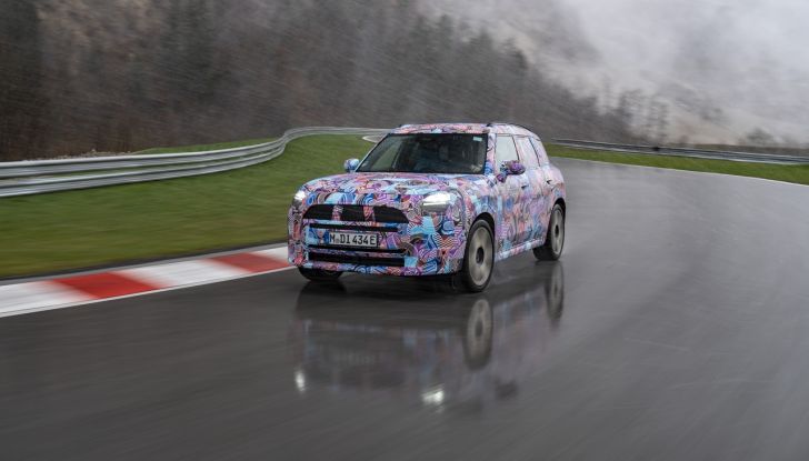 Mini Countryman 2024: prime immagini ufficiali della nuova generazione - Foto 15 di 37