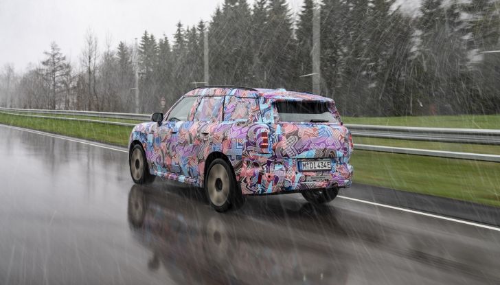 Mini Countryman 2024: prime immagini ufficiali della nuova generazione - Foto 16 di 37