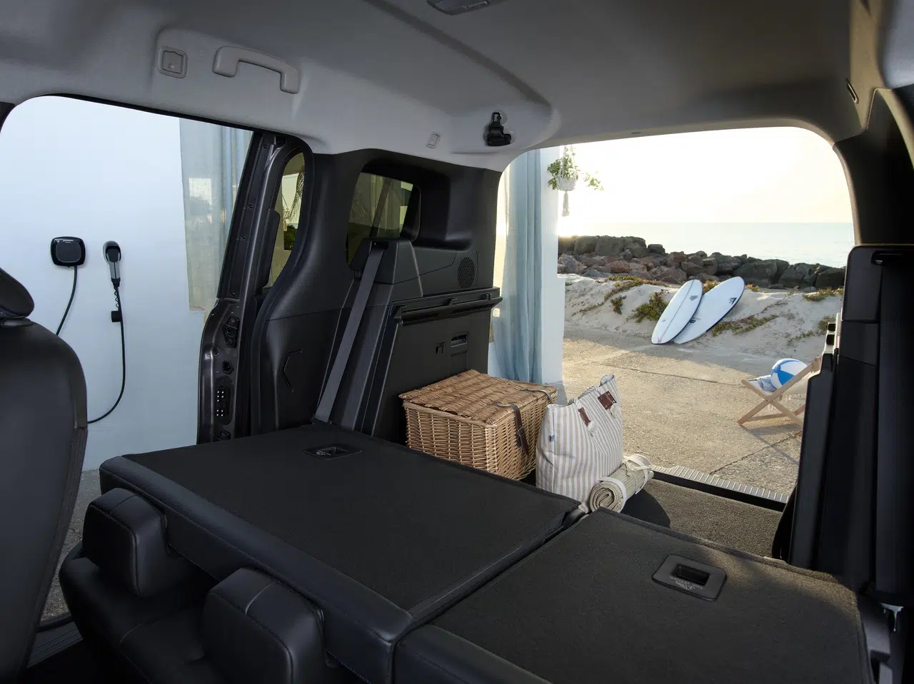 Nissan Townstar EV Combi
