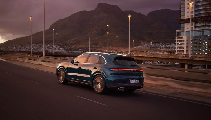 Porsche Cayenne MY2024: motori, design, allestimenti e prezzi - Foto 17 di 48
