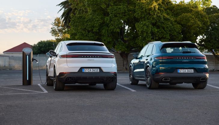 Porsche Cayenne MY2024: motori, design, allestimenti e prezzi - Foto 19 di 48