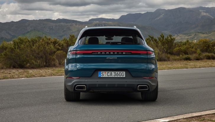 Porsche Cayenne MY2024: motori, design, allestimenti e prezzi - Foto 25 di 48