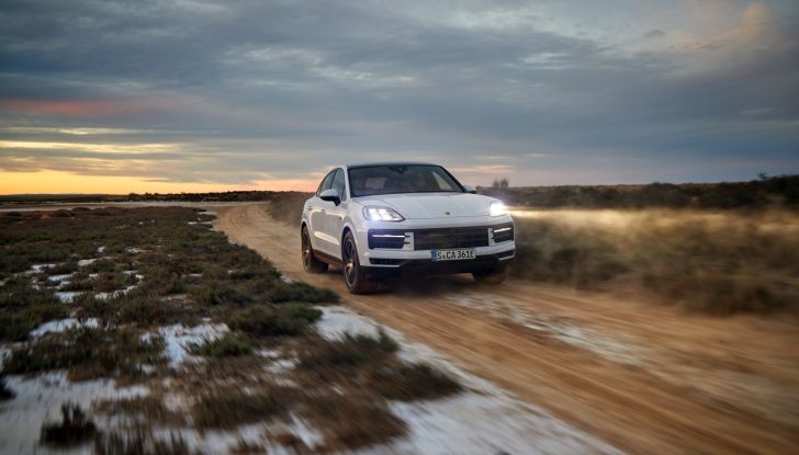Porsche Cayenne MY2024: motori, design, allestimenti e prezzi - Foto 29 di 48
