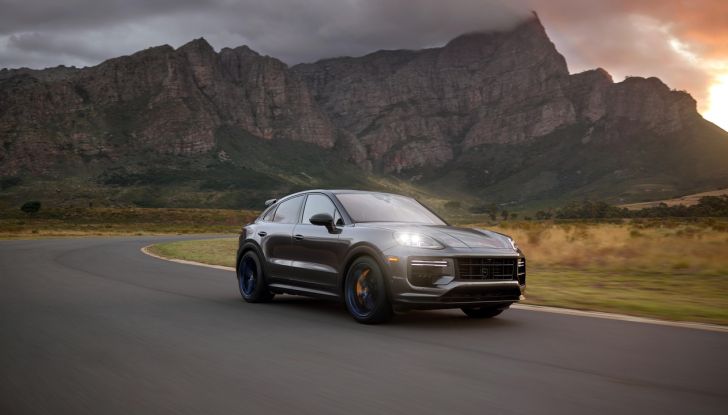 Porsche Cayenne MY2024: motori, design, allestimenti e prezzi - Foto 38 di 48