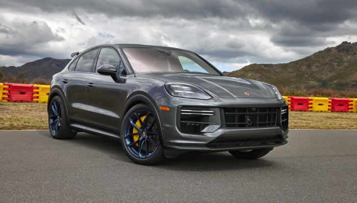 Porsche Cayenne MY2024: motori, design, allestimenti e prezzi - Foto 39 di 48