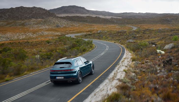 Porsche Cayenne MY2024: motori, design, allestimenti e prezzi - Foto 44 di 48