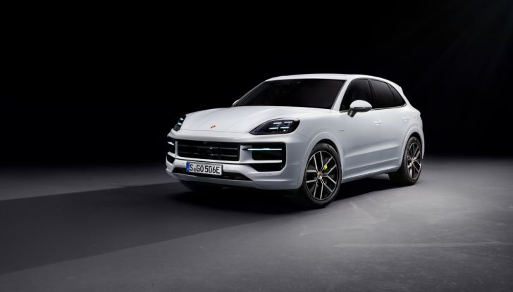 Porsche Cayenne MY2024: motori, design, allestimenti e prezzi - Foto 8 di 48