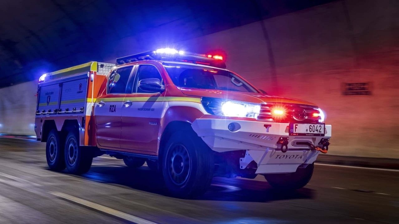 Prospeed Motorsport Hiload 6x6: il Toyota Hilux si trasforma in un ...