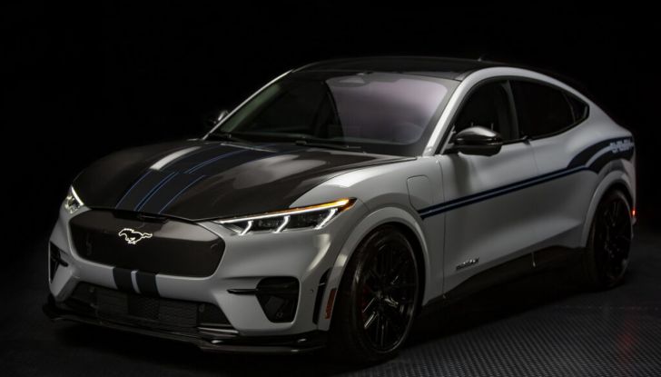 Shelby Mustang Mach-E GT: svelato il primo EV di Shelby American - Foto 6 di 10