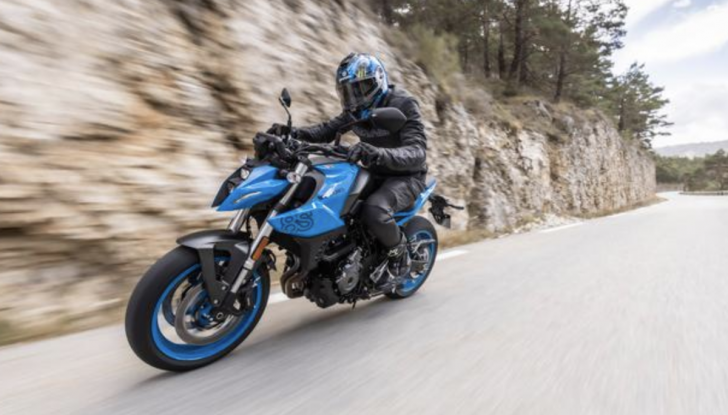 La nuova street fighter Suzuki GSX-8S arriva nelle concessionarie: prezzi da 8.900€ - Foto 2 di 11
