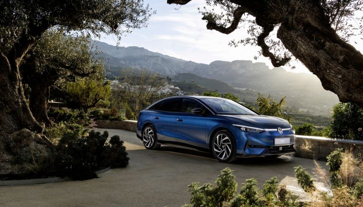 Volkswagen ID.7: la nuova berlina elettrica finalmente disponibile in Italia - Foto 25 di 132