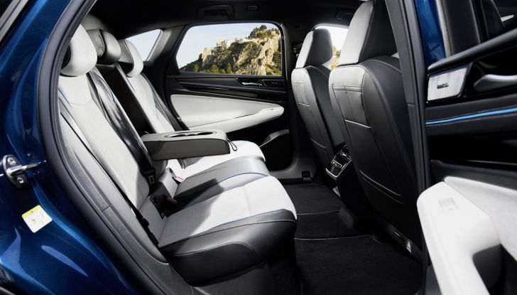 Volkswagen ID.7: la nuova berlina elettrica finalmente disponibile in Italia - Foto 18 di 132