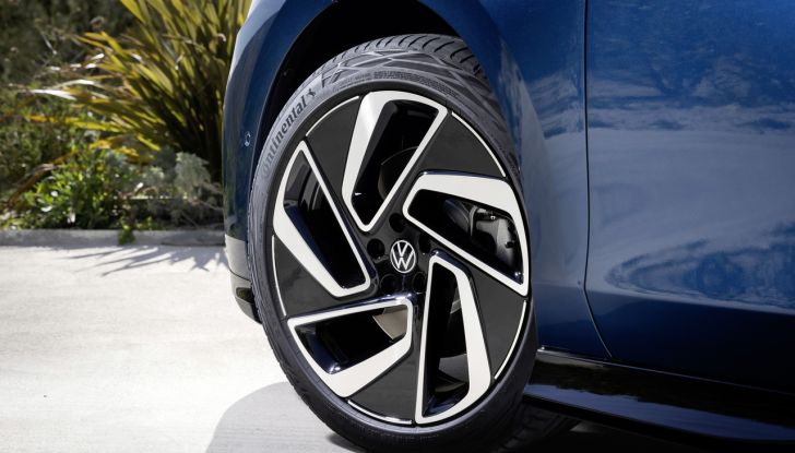 Volkswagen ID.7: la nuova berlina elettrica finalmente disponibile in Italia - Foto 12 di 132