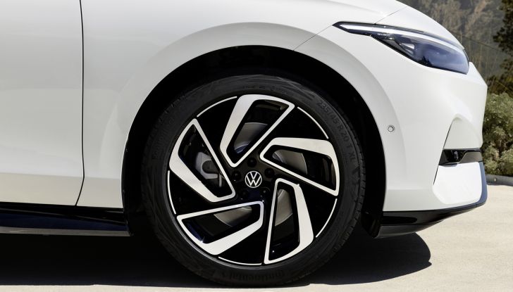 Volkswagen ID.7: la nuova berlina elettrica finalmente disponibile in Italia - Foto 4 di 132