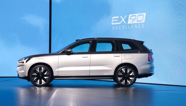 Volvo EX90 Excellence: il nuovo SUV elettrico si fa più lussuoso - Foto 12 di 18