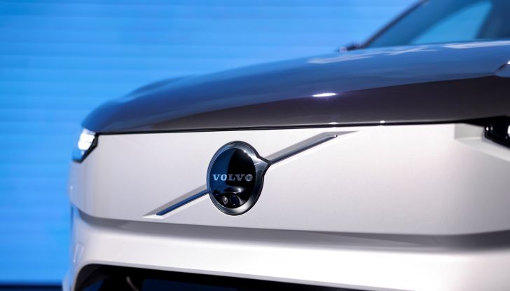 Volvo EX90 Excellence: il nuovo SUV elettrico si fa più lussuoso - Foto 10 di 18