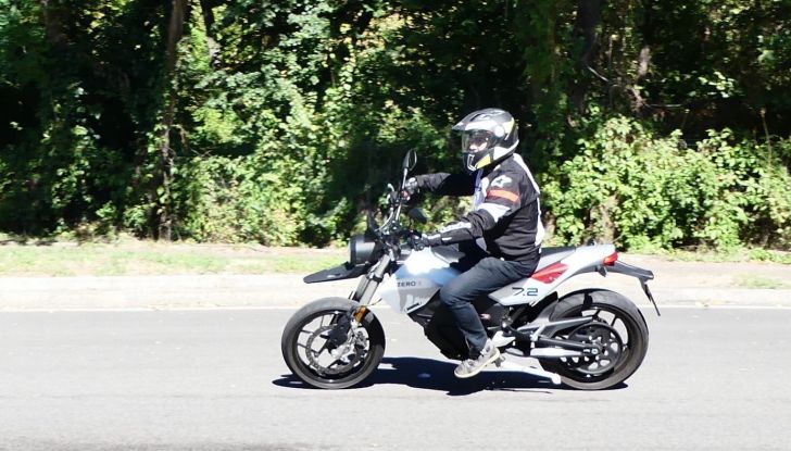 Zero Motorcycles FXE, test ride della moto elettrica dal carattere peperino - Foto 10 di 41