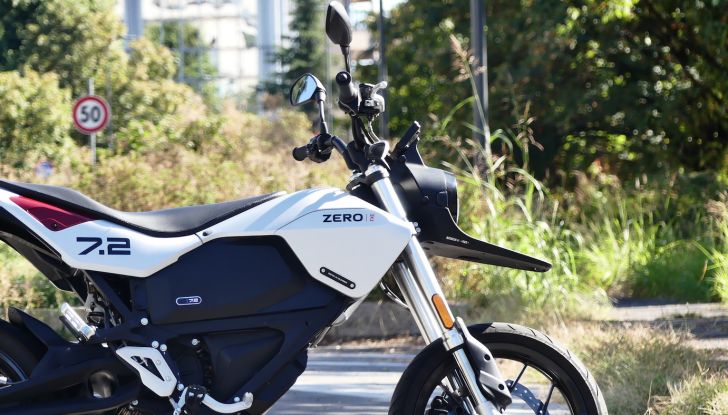 Zero Motorcycles FXE, test ride della moto elettrica dal carattere peperino - Foto 18 di 41