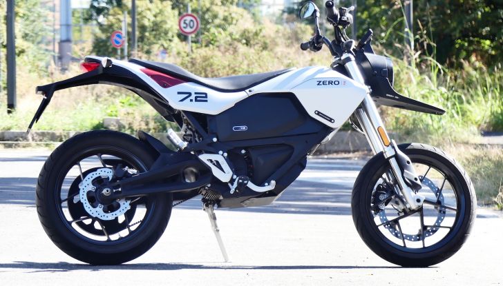 Zero Motorcycles FXE, test ride della moto elettrica dal carattere peperino - Foto 19 di 41