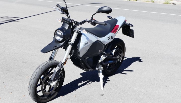 Zero Motorcycles FXE, test ride della moto elettrica dal carattere peperino - Foto 23 di 41