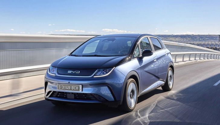 BYD Dolphin: la nuova elettrica compatta da 204 CV e 427 km di autonomia - Foto 5 di 8