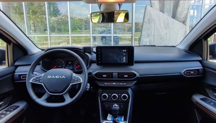 Direttore vendite Dacia: “Prezzi troppo alti, molti non possono più comprare un’auto nuova” - Foto 9 di 17