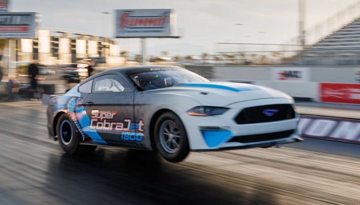 La Ford Mustang più potente di sempre? E’ un dragster da 1.800 cavalli! - Foto 3 di 5