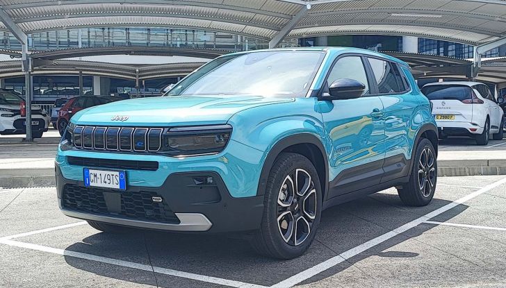 Jeep Avenger: prova su strada e autonomia del B-SUV 100% elettrico - Foto 1 di 15