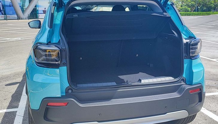 Jeep Avenger: prova su strada e autonomia del B-SUV 100% elettrico - Foto 10 di 15