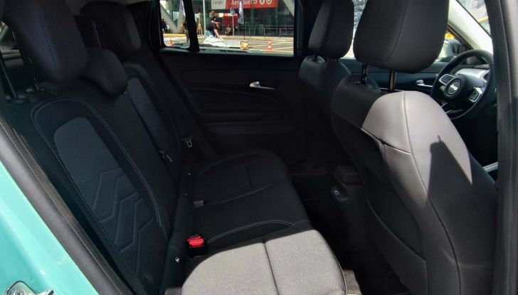 Jeep Avenger: prova su strada e autonomia del B-SUV 100% elettrico - Foto 11 di 15