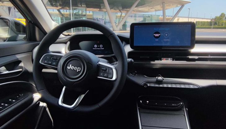 Jeep Avenger: prova su strada e autonomia del B-SUV 100% elettrico - Foto 14 di 15