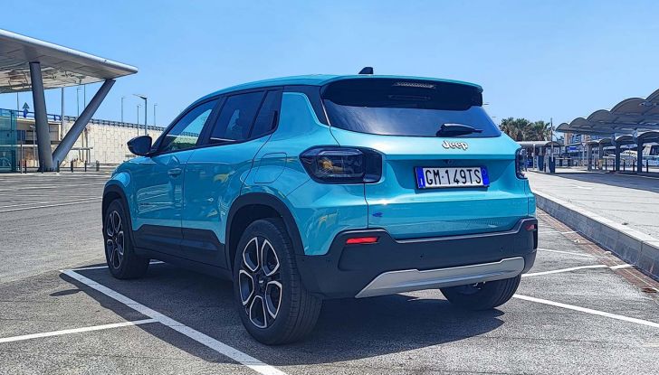 Jeep Avenger: prova su strada e autonomia del B-SUV 100% elettrico - Foto 5 di 15