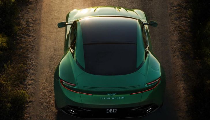 Aston Martin DB12: presentata ufficialmente la nuova sportiva da 680 CV - Foto 13 di 58