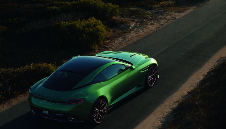 Aston Martin DB12: presentata ufficialmente la nuova sportiva da 680 CV - Foto 6 di 58