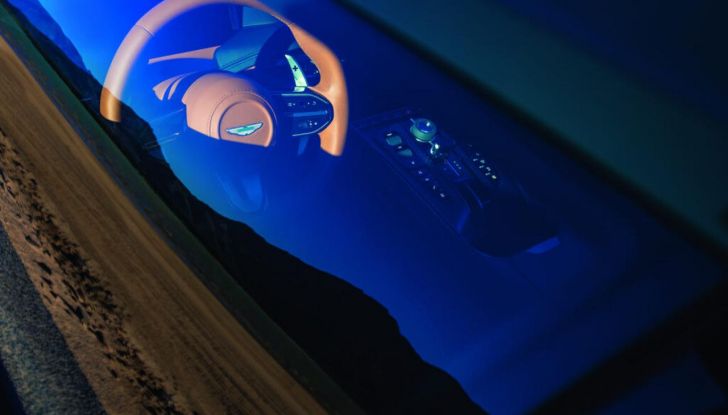 Aston Martin DB12: presentata ufficialmente la nuova sportiva da 680 CV - Foto 51 di 58