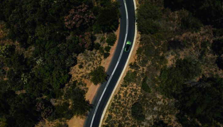 Aston Martin DB12: presentata ufficialmente la nuova sportiva da 680 CV - Foto 12 di 58