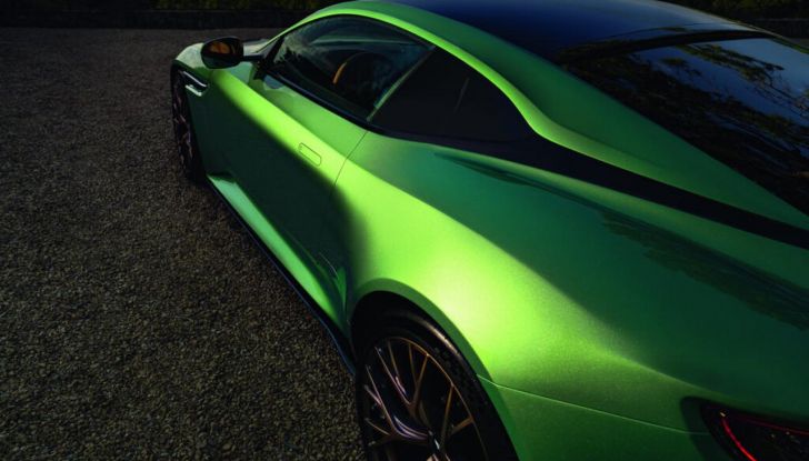 Aston Martin DB12: presentata ufficialmente la nuova sportiva da 680 CV - Foto 54 di 58