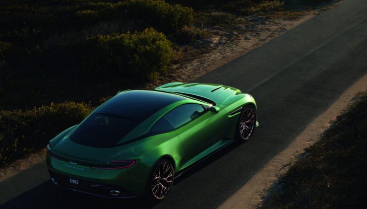 Aston Martin DB12: presentata ufficialmente la nuova sportiva da 680 CV - Foto 39 di 58