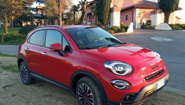 Fiat 500X Hybrid Dolcevita RED, test drive e impressioni di guida - Foto 2 di 25