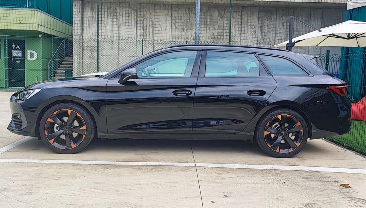 Cupra Leon 2023: prova su strada e consumi della hot-hatch ibrida - Foto 2 di 16