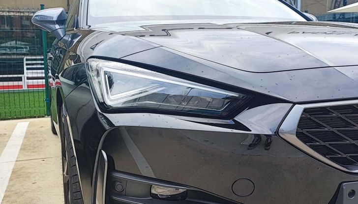 Cupra Leon 2023: prova su strada e consumi della hot-hatch ibrida - Foto 6 di 16