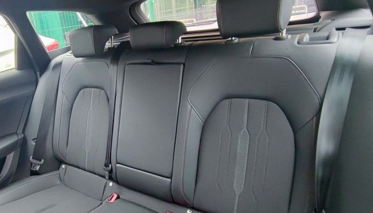 Cupra Leon 2023: prova su strada e consumi della hot-hatch ibrida - Foto 11 di 16