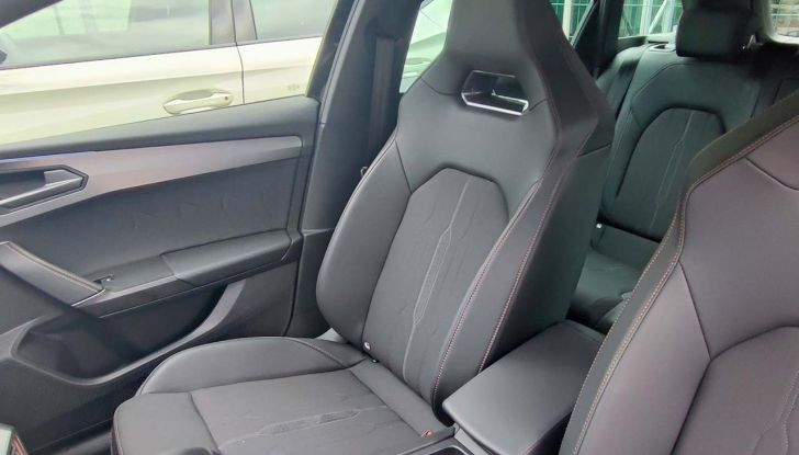 Cupra Leon 2023: prova su strada e consumi della hot-hatch ibrida - Foto 14 di 16